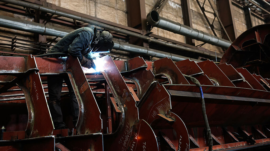 Онежский завод был единственной верфью, подавшей заявку на участие в конкурсе на строительство  ледоколов