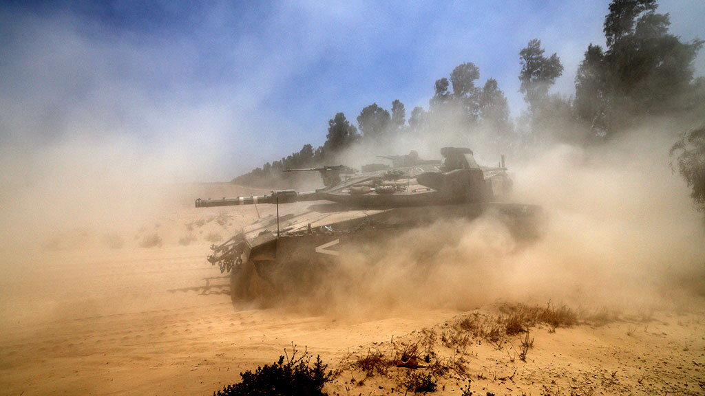 Многие израильские виды вооружений, включая танки, используют европейские агрегаты