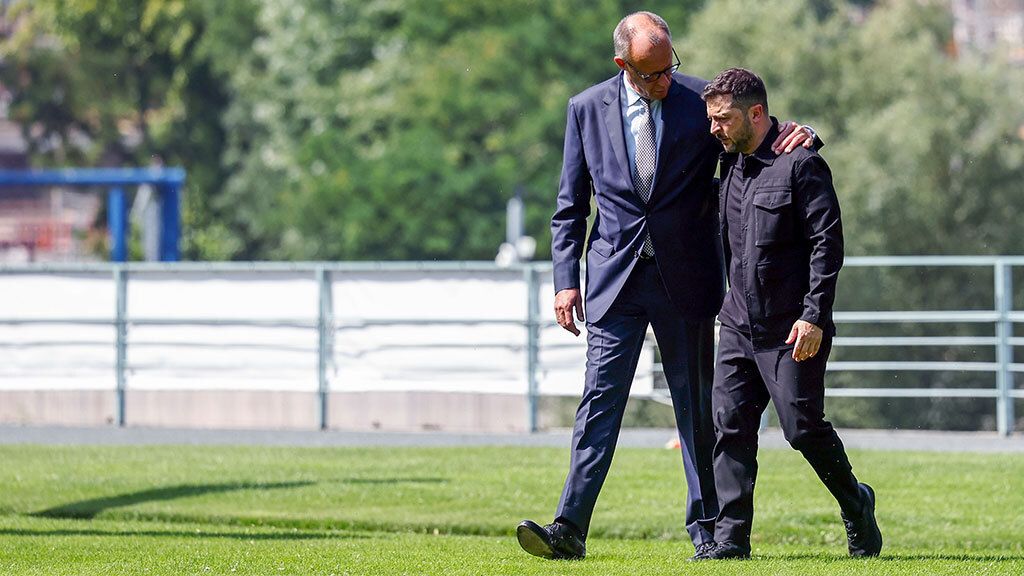 Канцлер Германии Фридрих Мерц пытается защитить интересы президента Украины Владимира Зеленского перед Дональдом Трампом