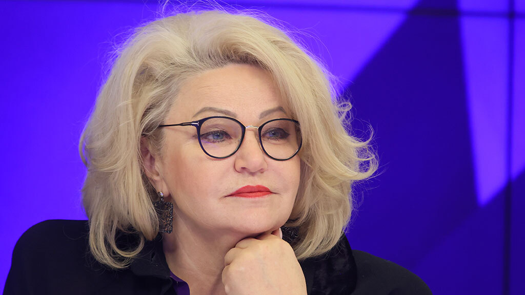 Нина Останина, председатель комитета Госдумы по защите семьи, вопросам отцовства, материнства и детства