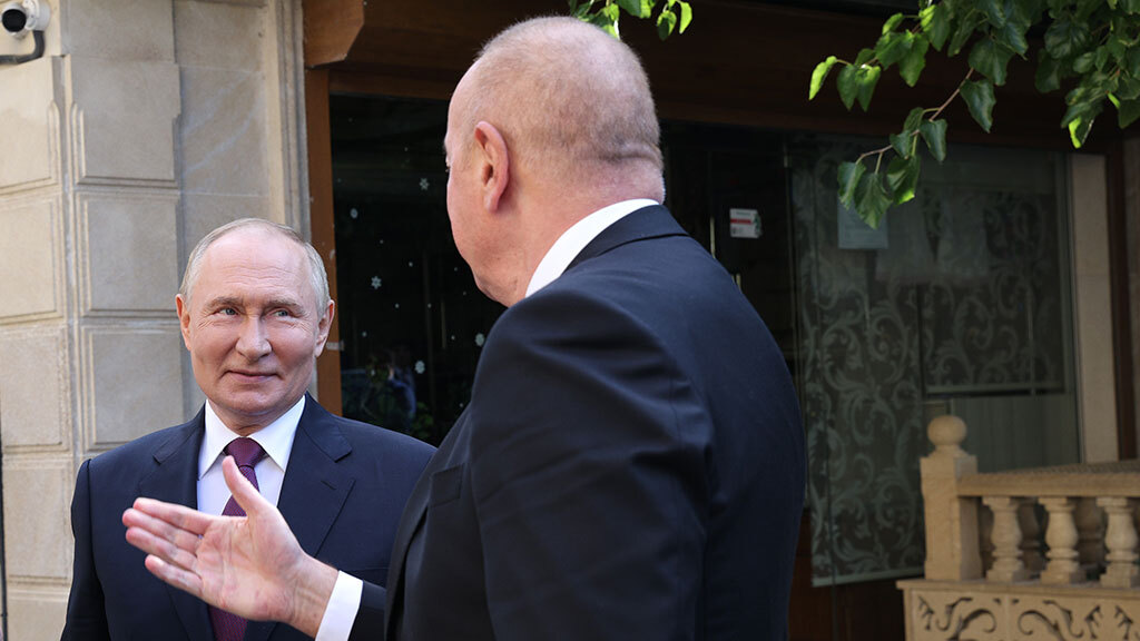 Напряжение между Москвой и Баку не спадает, на этот раз причиной стали азербайджанские нефтяные объекты на Украине