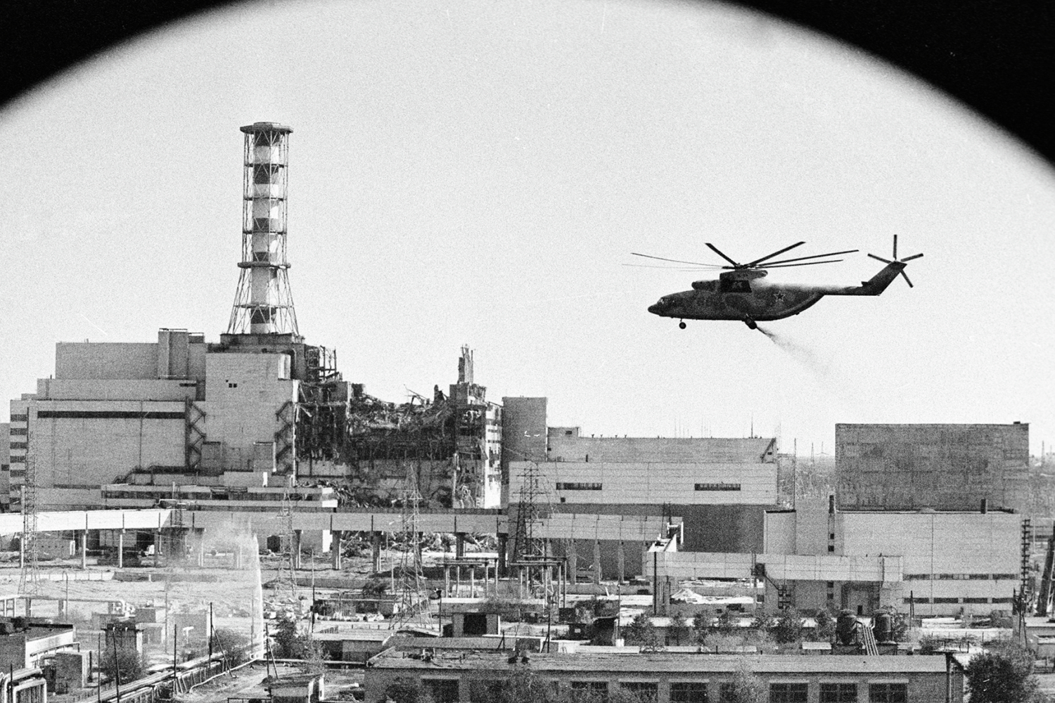 После аварии на Чернобыльской АЭС в 1986 г. и распада СССР в 1991 г. развитие атомной отрасли затормозилось. За рубежом закрыли многие АЭС, построенные СССР.