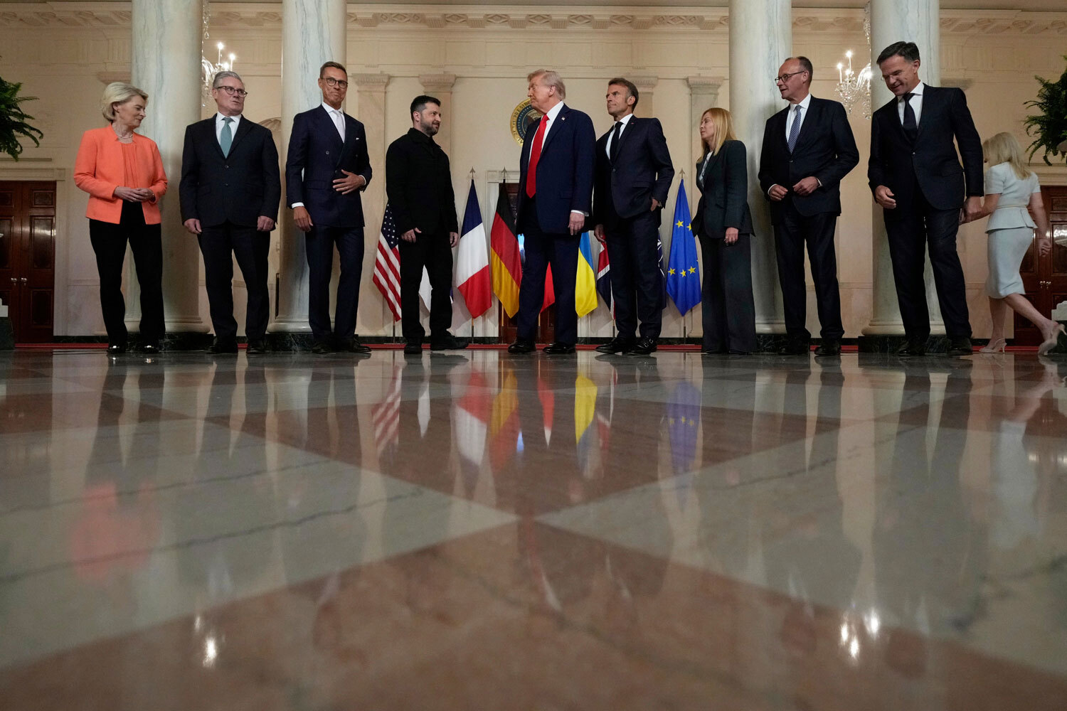 18 августа 2025 г. Встреча президентов США и Украины Дональда Трампа и Владимира Зеленского с лидерами европейских государств в Вашингтоне.