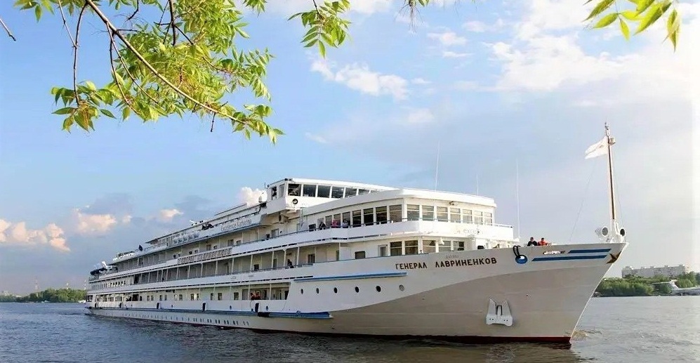 В настоящее время инвестор ищет компанию, которая выполнит работы по геологии и затем проектирование