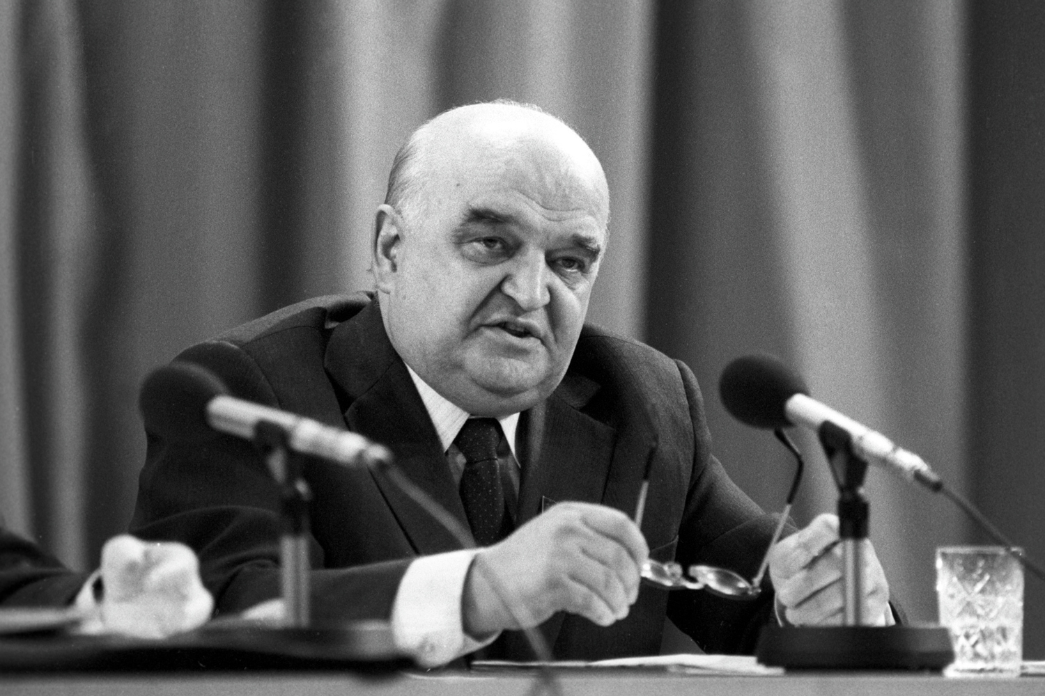 1984-1989 – Владимир Теребилов (1916 г. р.)Образование: Ленинградский юридический институт им. Н. В. Крыленко (1939)Прежняя карьера: сотрудник прокуратуры (1939-1949), работник Института криминалистики (1949-1957), руководящие должности в Прокуратуре СССР (1957-1962), заместитель председателя Верховного суда СССР (1962-1970), министр юстиции СССР (1970-1984).