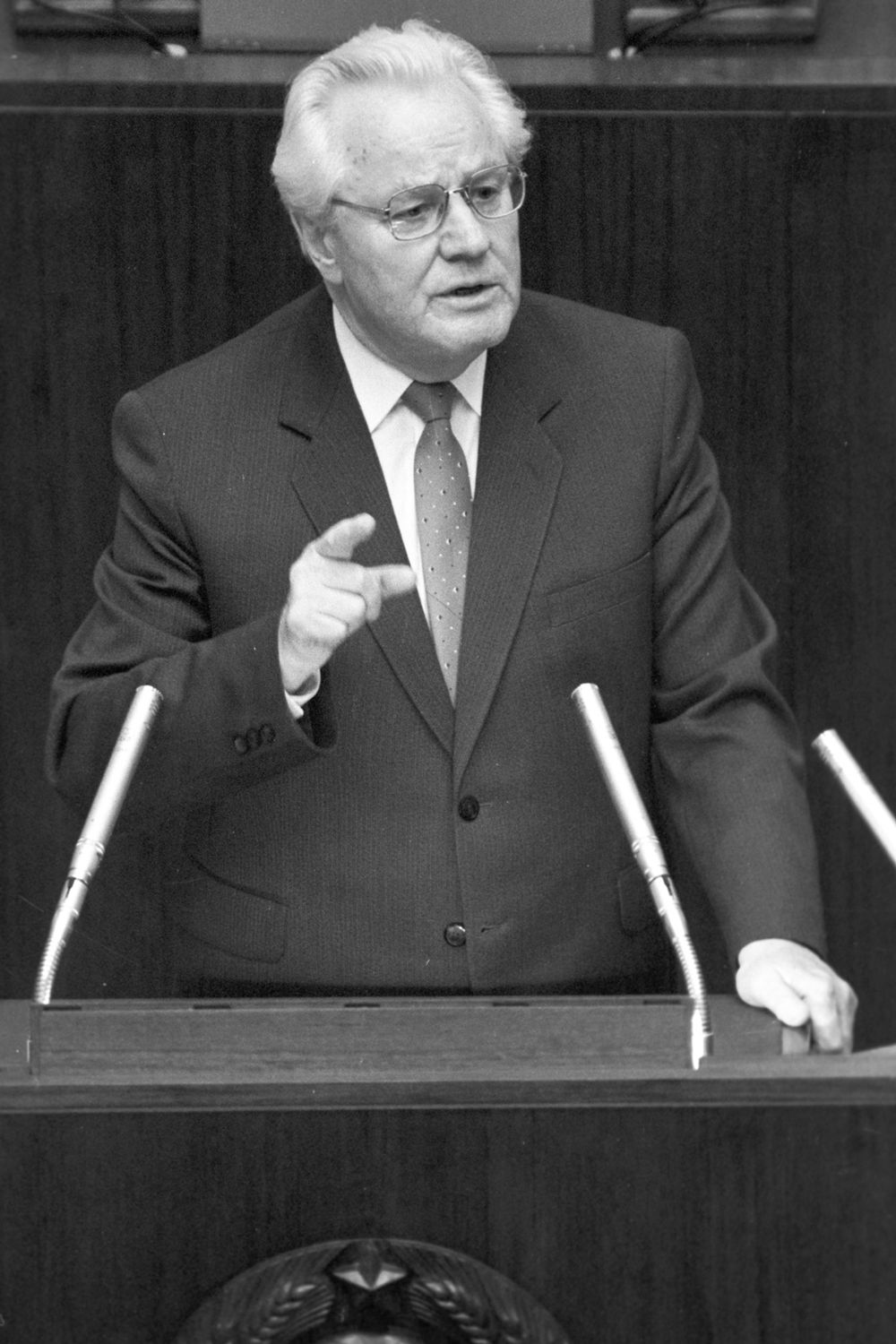 1989-1992 – Евгений Смоленцев (1923 г. р.)Образование: Свердловский юридический институт (1953)Прежняя карьера: диспетчер Кировградского химзавода (1945-1948), судья 3-го участка Ленинского района Свердловска (1948-1951), судья, заместитель и председатель Свердловского областного суда (1951-1972), судья и заместитель председателя Верховного суда СССР (1972-1987), председатель Верховного суда РСФСР (1987-1989).
