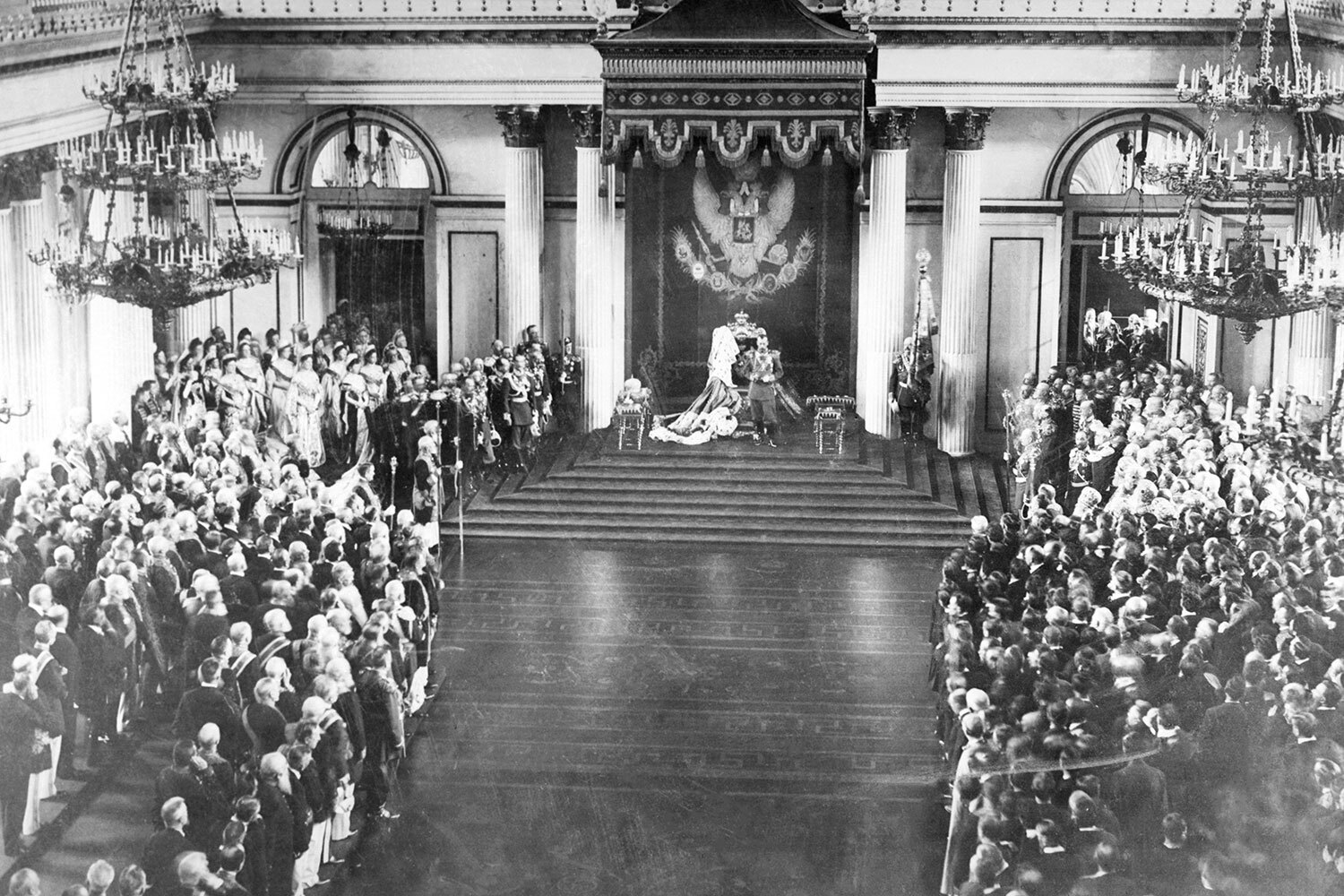 Госсовет рассматривал законодательные инициативы императора, а также вопросы, связанные с изменениями действующих документов. Кроме того, в его компетенцию входило изучение государственного бюджета, а также отчетов Госконтроля. Фактически это был российский аналог британской палаты лордов (верхней палаты парламента). Орган располагался сначала в Зимнем дворце, а позже – в Мариинском.