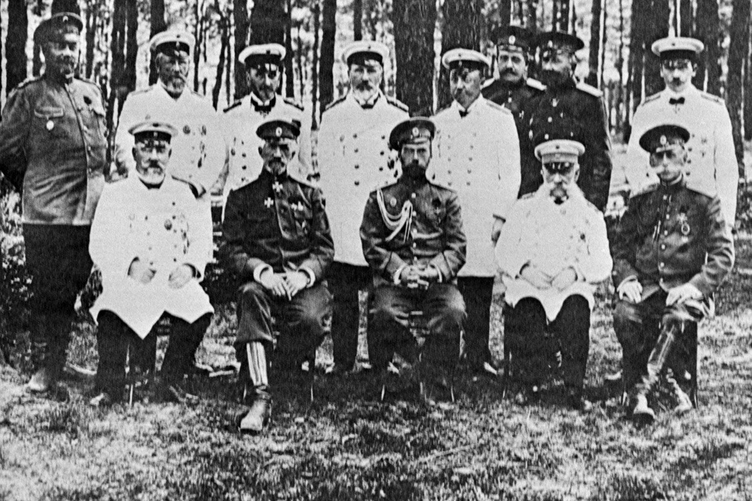 После Революции 1905 г. и создания Государственной думы Госсовет получил законодательные функции и стал полноправной верхней палатой российского парламента. Половина его членов назначалась императором, другая – избиралась куриями. Впрочем, обновленный орган проработал относительно недолго: в ходе Февральской революции 1917 г. император Николай II приостановил его деятельность, а после Октябрьской революции он был окончательно упразднен декретом Совета народных комиссаров.