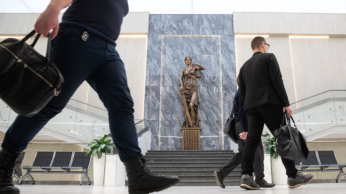 Евгений Разумный / Ведомости