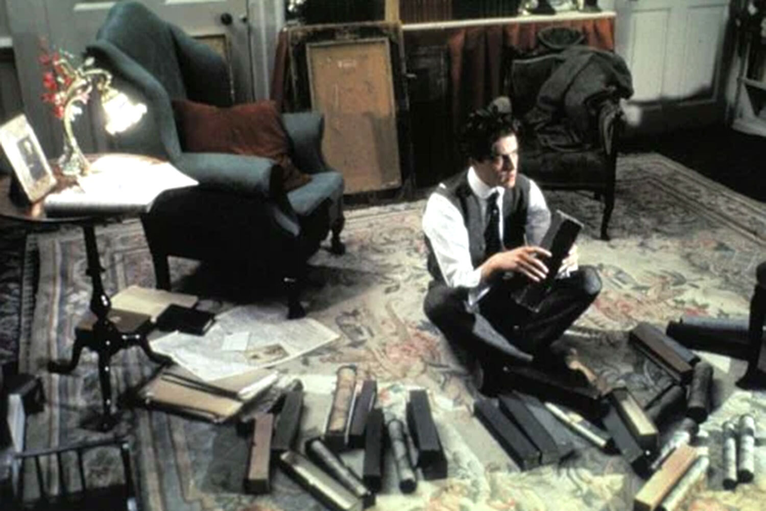 В 1987 г. Грант сыграл Клайва Дарема в мелодраме «Морис», снятой по одноименному роману Эдварда Форстера, которая принесла ему награду за лучшую мужскую роль Венецианского кинофестиваля. После этого на будущую звезду обратили внимание: уже в следующем году он снялся в пяти карантинах, в том числе примерил образ лорда Байрона в мелодраме «Грести по ветру». «Я все еще учусь. Когда я только начинал, я хотел бы знать, что нужно больше доверять себе. В начале своей карьеры я был в ужасной панике», –&nbsp;признавался Грант.