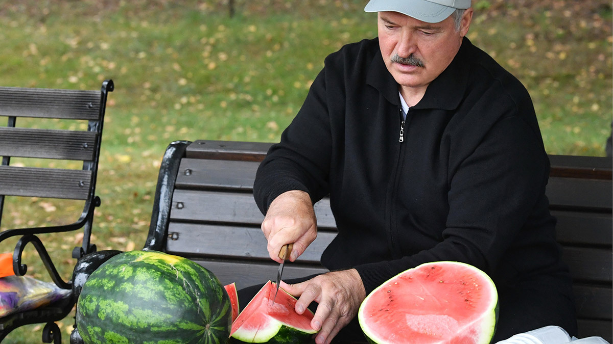 Президент Белоруссии Александр Лукашенко внезапно встретился в Минске с губернатором российской Херсонской области Владимиром Сальдо