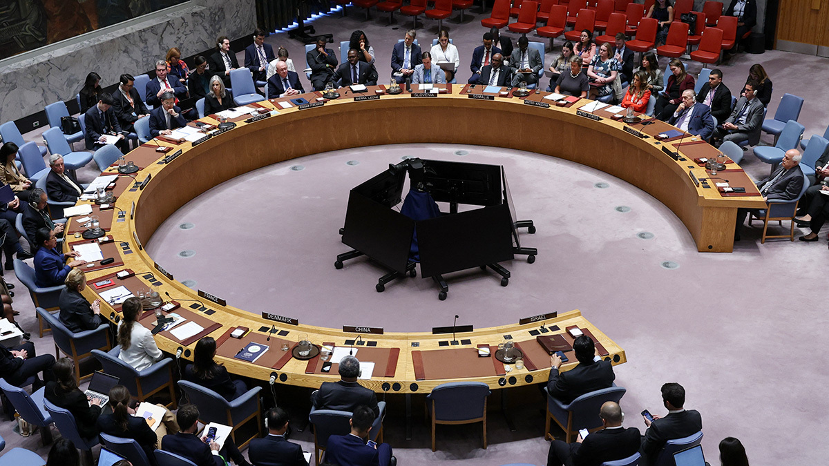 Совет Безопасности ООН разошелся в оценках того, стоит ли продлевать отмену санкций против Ирана