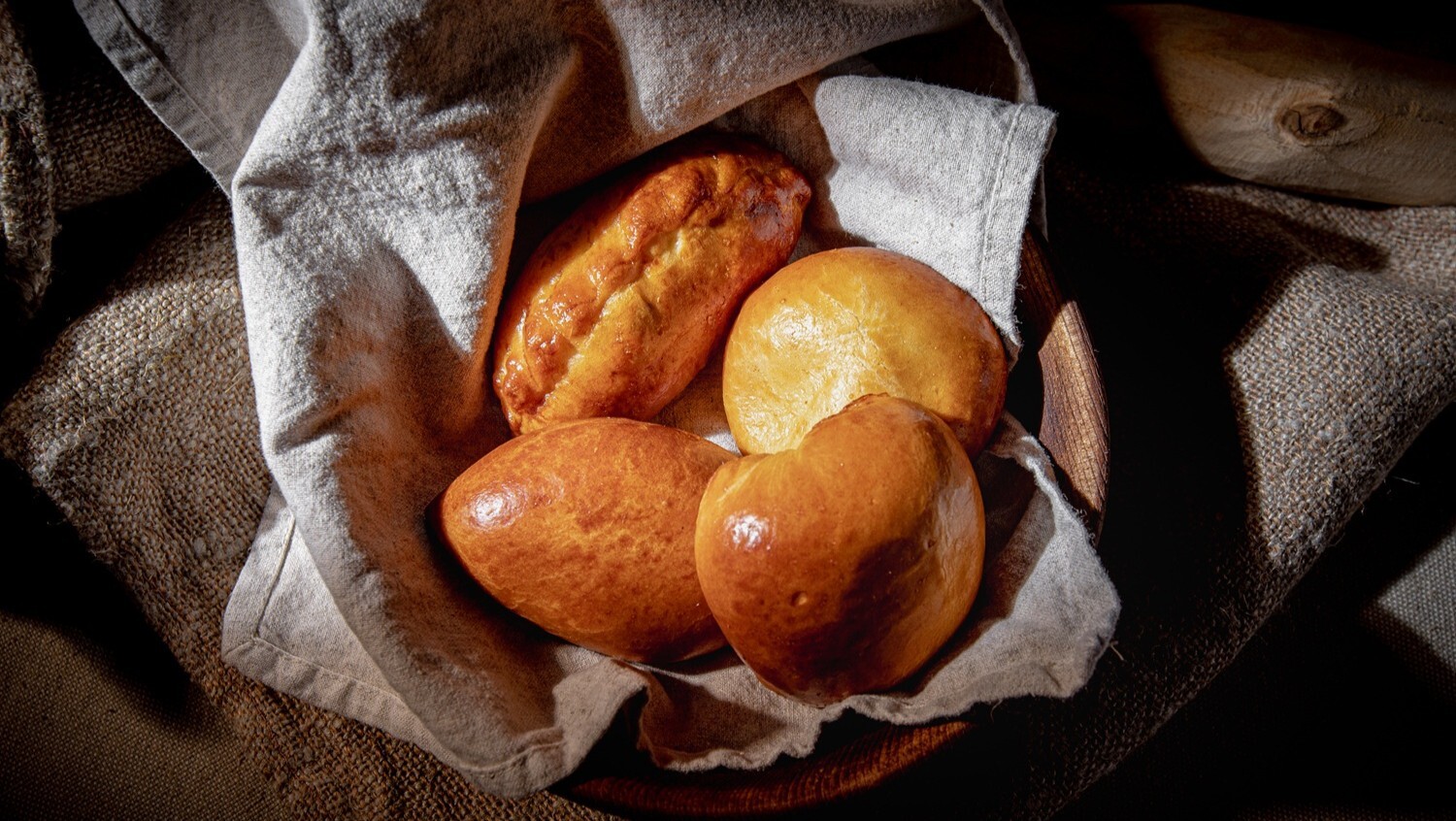 Ассорти пирожков (капуста, мясо, яйцо, картофель)
