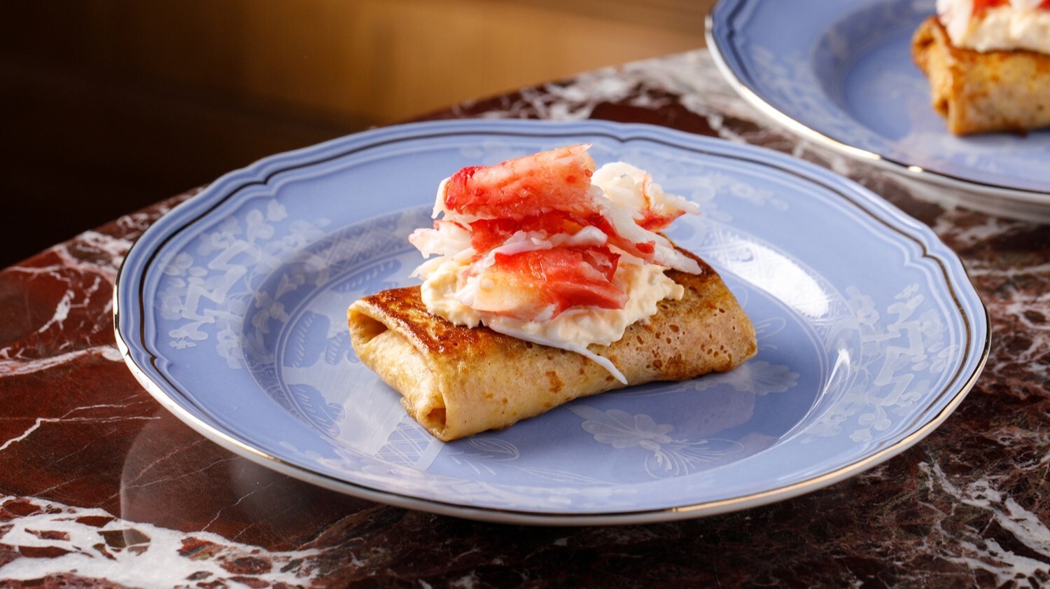 Блины фаршированные с крабом и яйцом