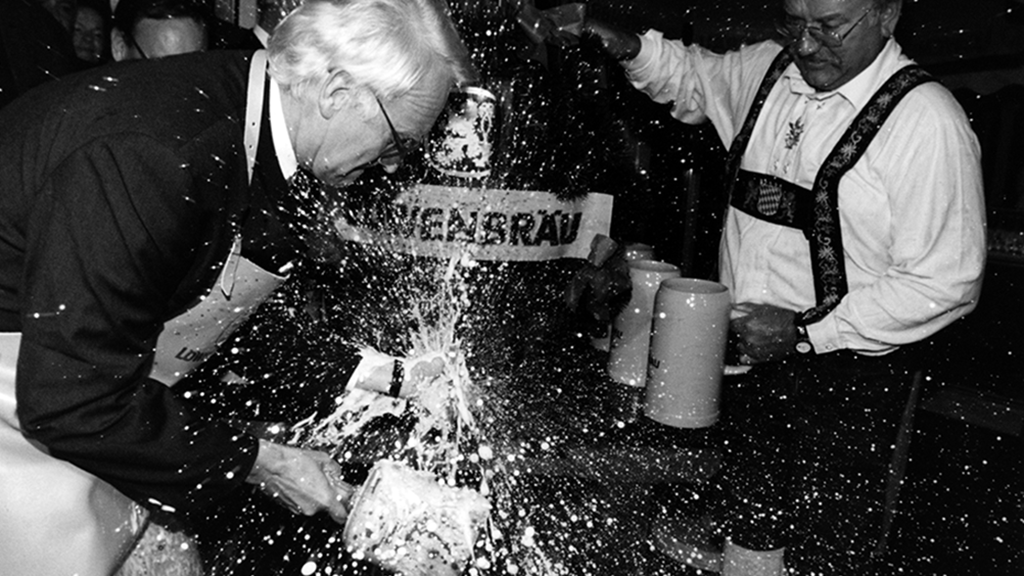 Michaela Rehle / Reuters