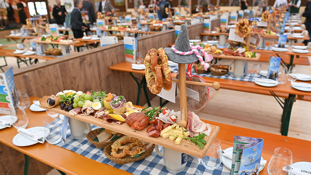 Michaela Rehle / Reuters