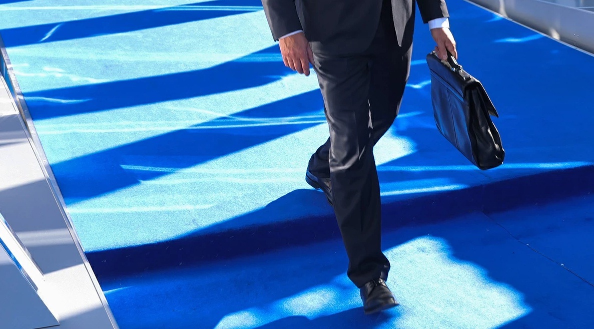 В августе по сравнению с июлем объем выдачи упал на 26,5% (до 371,91 млрд руб.)