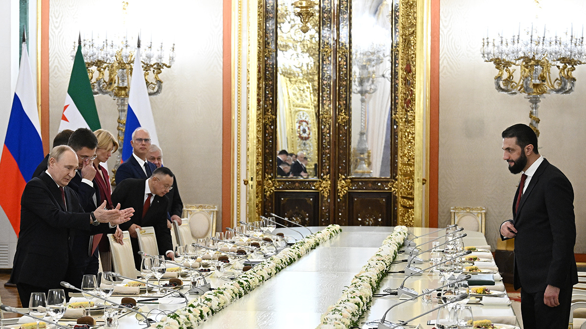 После встреч с лидерами Запада и Ближнего Востока Ахмед аш-Шараа отправился в Россию, сохраняющую военные базы в Сирии