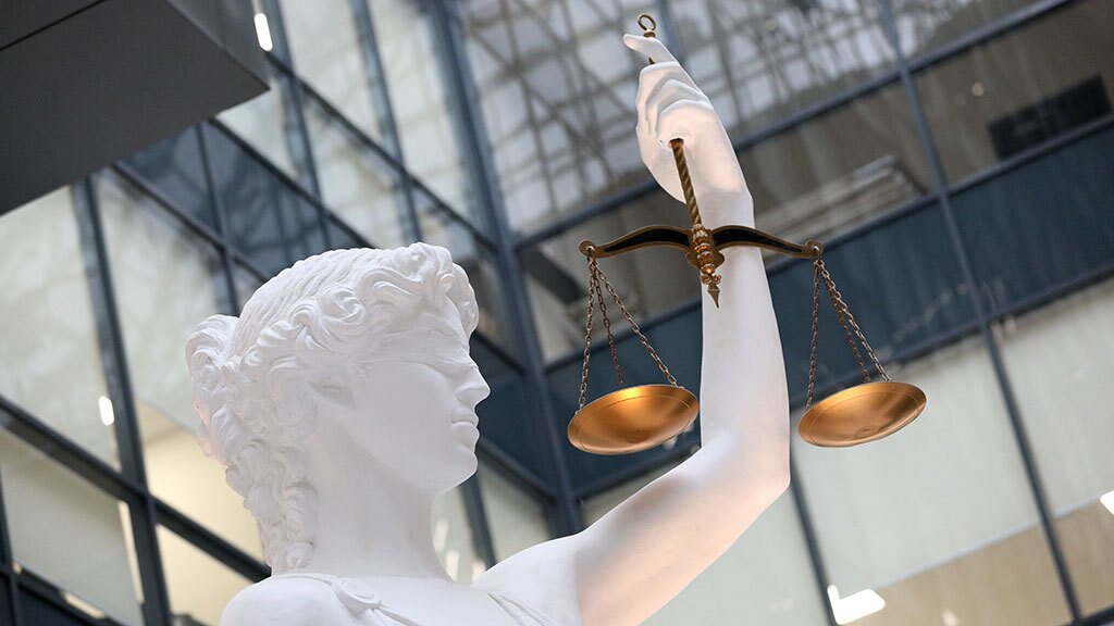 Евгений Разумный / Ведомости