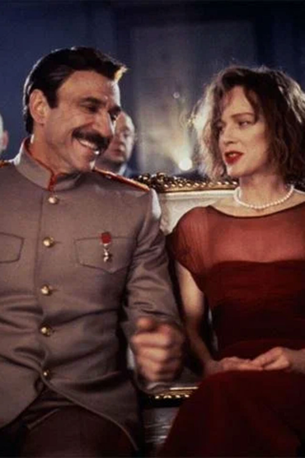 Трагикомедия «Дети революции» (1996) Питера Данкана рассказывает о женщине из Австралии, которая, пытаясь построить коммунизм, обращается за помощью к Сталину, а затем рожает от него ребенка. Роль советского вождя исполнил оскароносный американский актер Мюррей Абрахам.