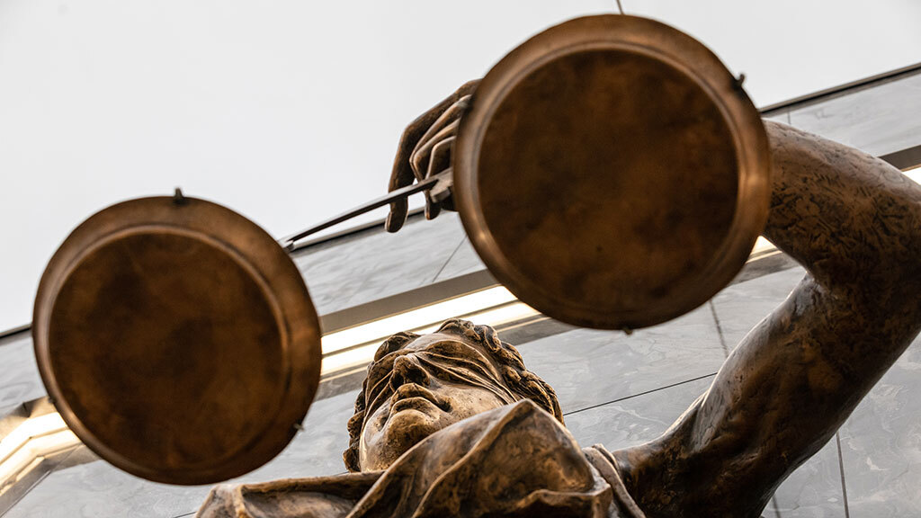 Евгений Разумный / Ведомости