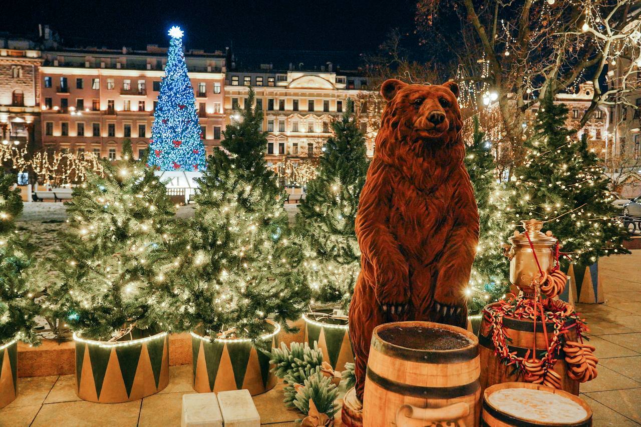 В Северной столице уже можно полноценно насладиться праздничной атмосферой и зимними развлечениями