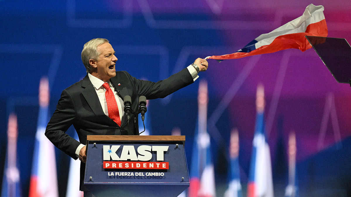 Президентом самой развитой страны Южной Америки стал поклонник Пиночета Хосе Антонио Каст