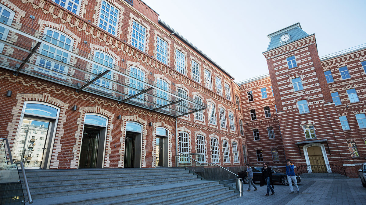 Евгений Разумный / Ведомости