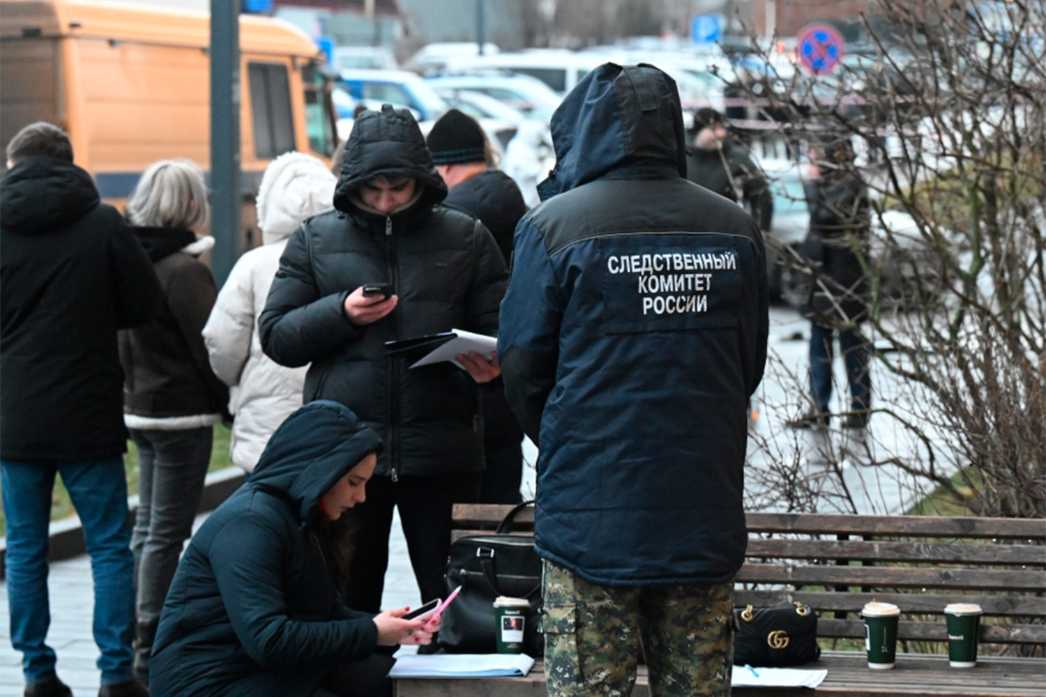 Утром 22 декабря в Москве на улице Ясеневой произошел взрыв, в результате которого погиб начальник управления оперативной подготовки Генерального штаба ВС РФ генерал-лейтенант Фанил Сарваров. Возбуждены уголовные дела об убийстве общеопасным способом (п. «е» ч. 2 ст. 105) и незаконном обороте взрывчатых веществ (ст. 222.1 УК РФ).
