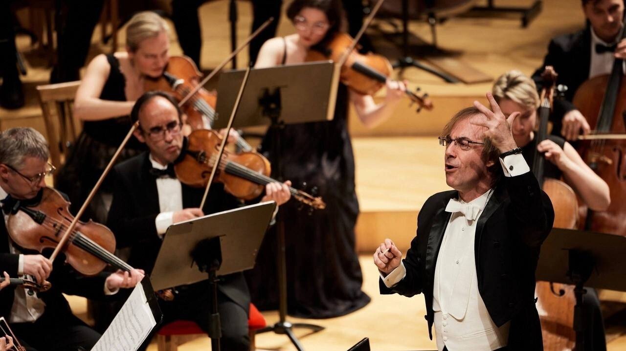 БКЗ «Октябрьский»