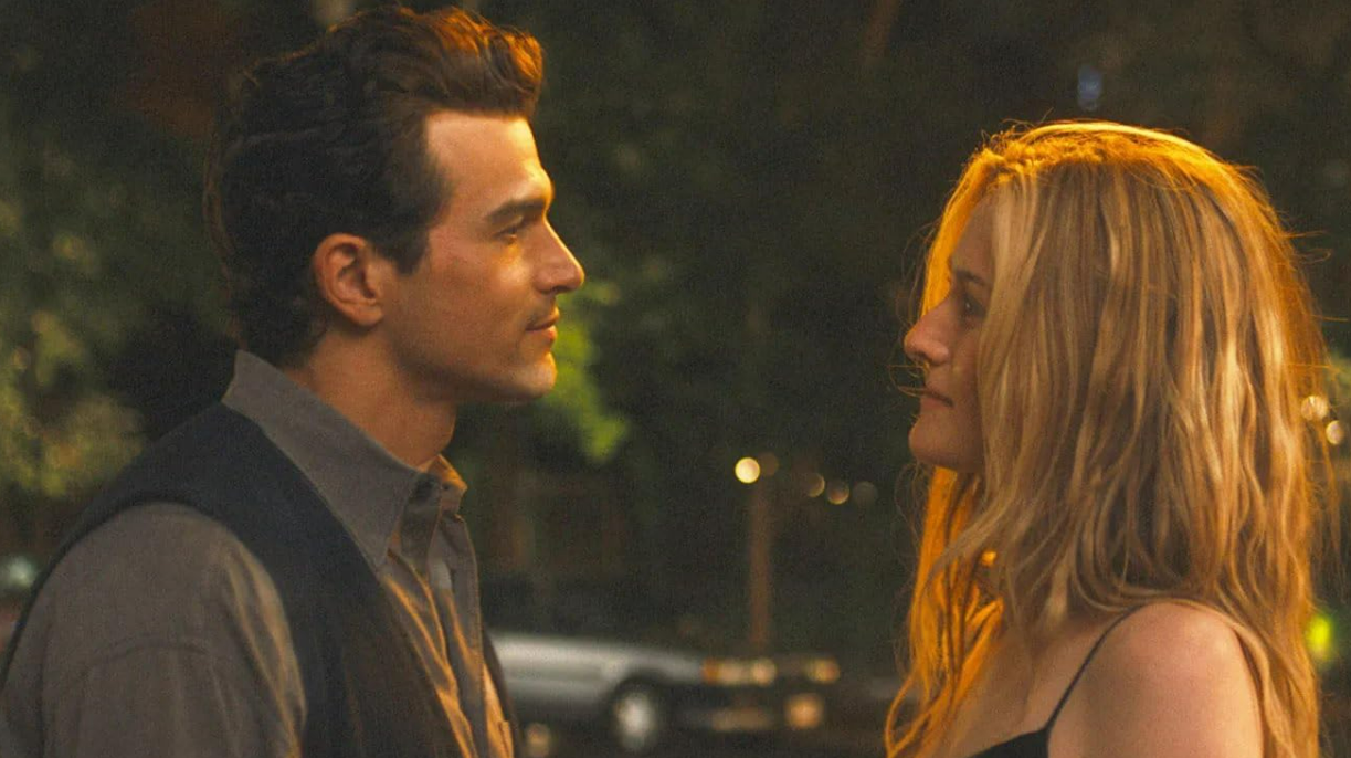 Кадр из сериала «Американская история любви»