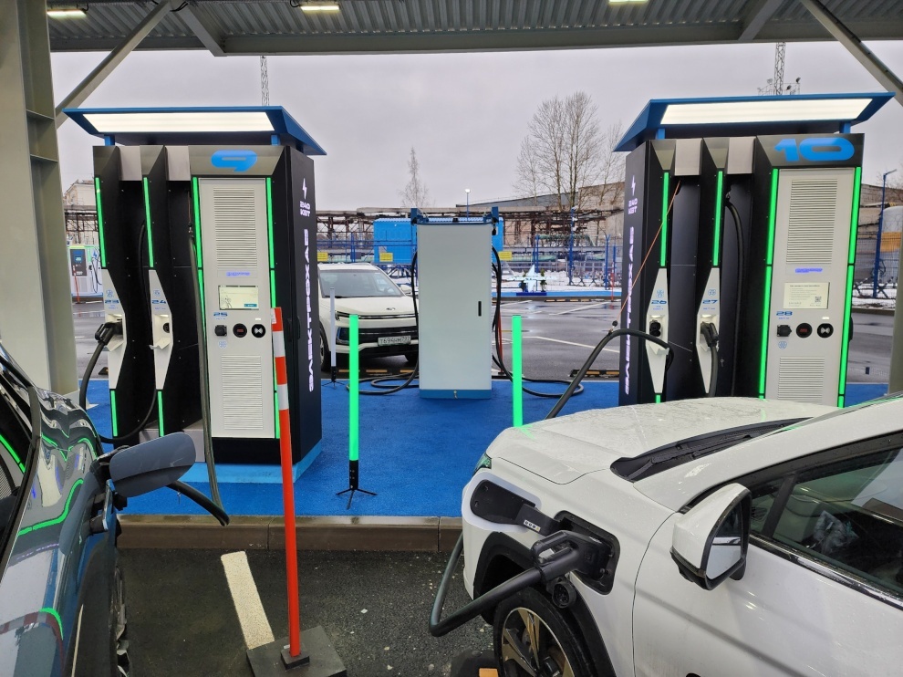 Электромобили и гибриды показали существенный рост на фоне снижения спроса на новые машины в целом