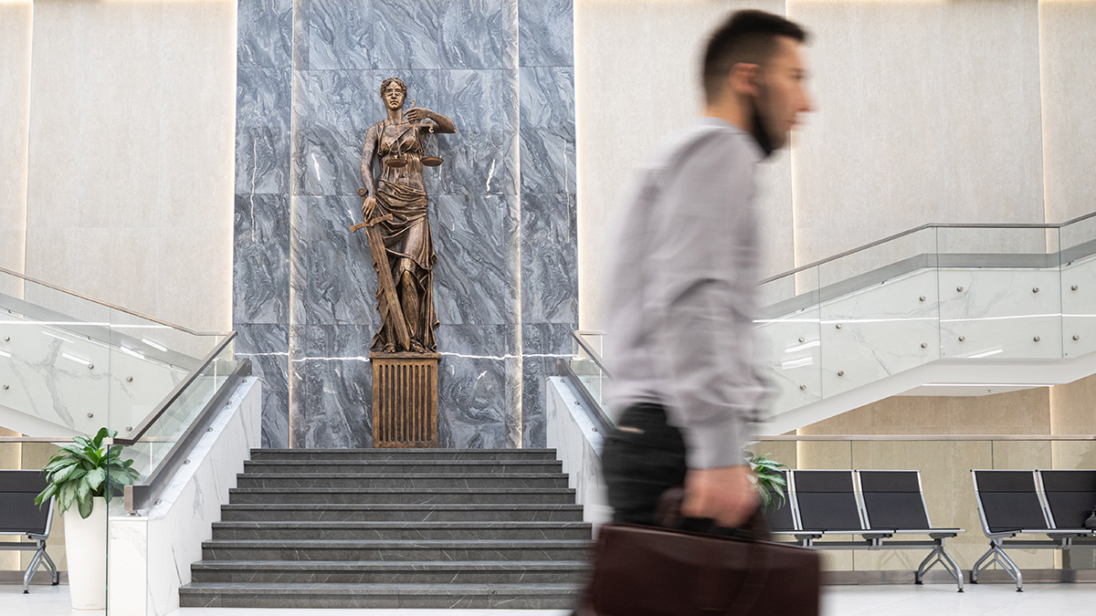 Евгений Разумный / Ведомости