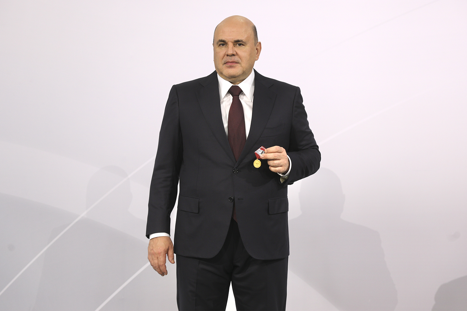 Михаил Мишустин женат и воспитывает троих сыновей. Награжден орденами Почета (2012) и «За заслуги перед Отечеством» IV степени (2015). Русская православная церковь также отметила его орденами преподобного Серафима Саровского III степени (2019) и Даниила Московского I степени (2021). В 2010 г. на коронный вопрос телеведущего Владимира Познера о том, что бы он сделал, встретившись с Богом, Мишустин ответил: «Попрошу за все прощения и поблагодарю за то, что дал такое счастье, как жить на Земле».