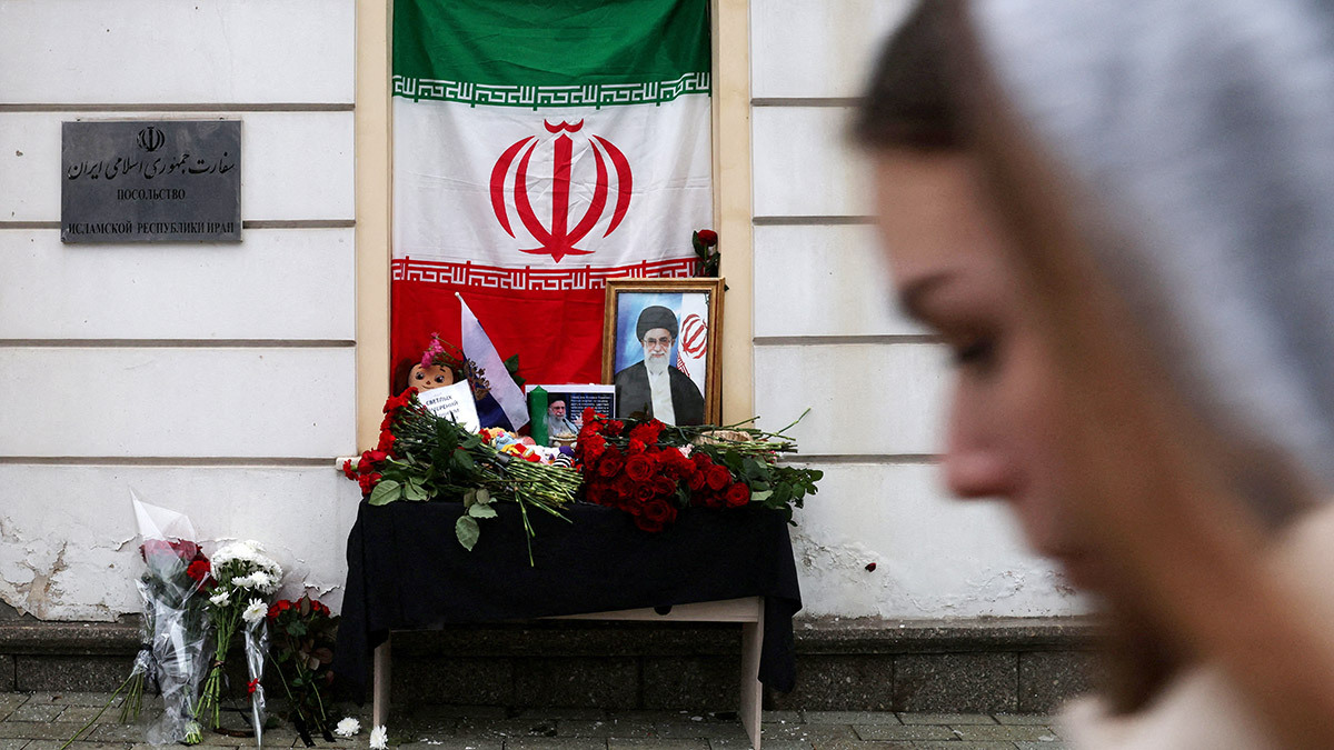 Вместе с аятоллой Али Хаменеи в результате американо-израильских атак могли погибнуть еще около 40 иранских военных и чиновников