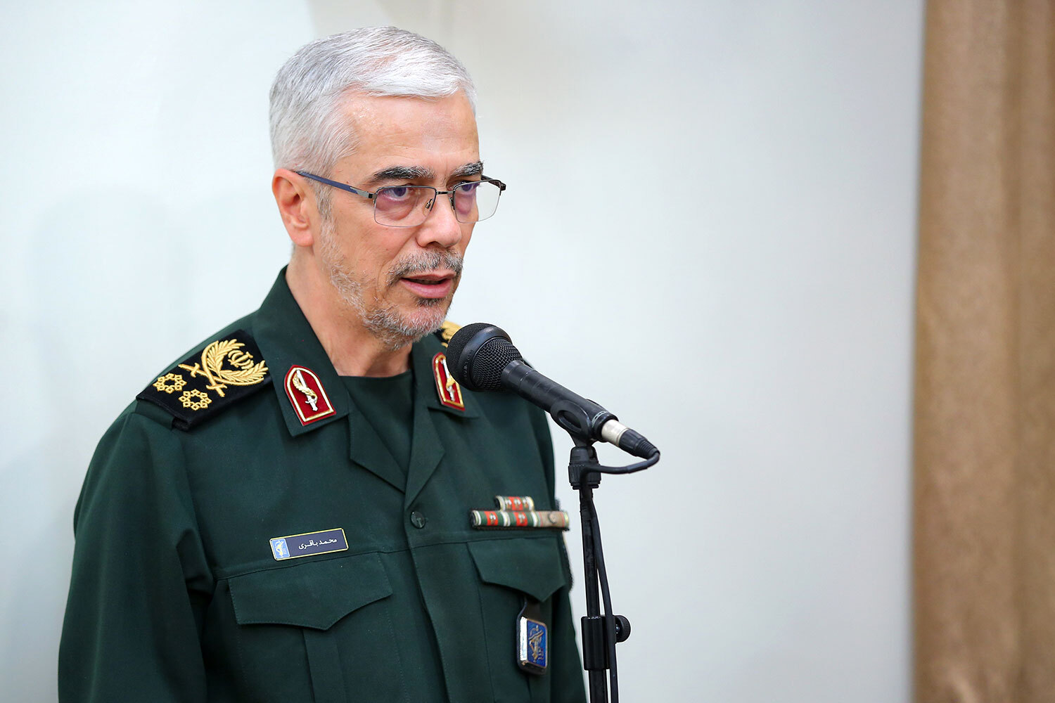 Предшественник Мусави – Мохаммад Багери – погиб 13 июня 2025 г. в результате израильских ударов по Ирану. Он возглавлял Генштаб вооруженных сил Ирана с 2016 г.