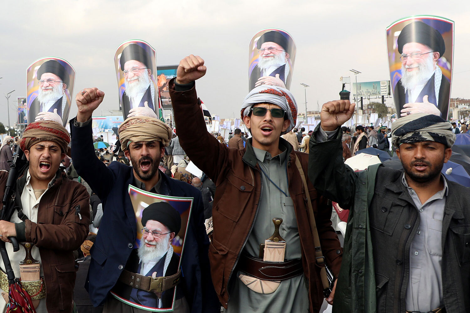 В Йемене митинг в память о погибшем аятолле Хаменеи собрал около миллиона мусульман: местные хуситы считаются ключевыми союзниками Ирана на Ближнем Востоке.