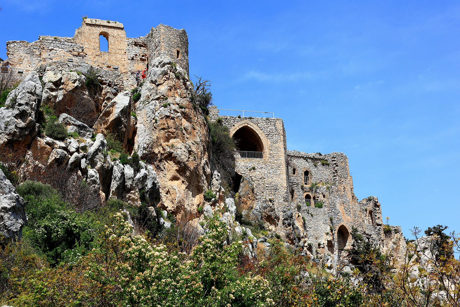 Монастырь Святого Илариона расположен на месте раскопок Телль-Умм-эль-Амр в секторе Газа. Он основан в IV в. Считается одним из старейших христианских храмов на Ближнем Востоке и свидетельством расцвета монашества в пустыне в византийский период. В 2024 г. телеканал Al Jazeera сообщил, что монастырь стал одним из 195 объектов культурного наследия, которые повреждены или разрушены в ходе конфликта Израиля и Палестины. В связи с возросшими рисками его внесли в список ЮНЕСКО, прибегнув к процедуре «ускоренного» включения.