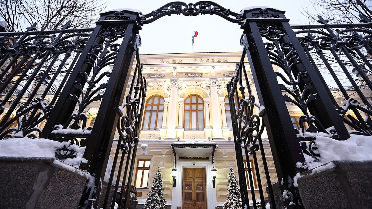 У Суда ЕС весьма своеобразный подход: считая ЕС особым, автономным правопорядком, он ставит европейское право выше общего международного