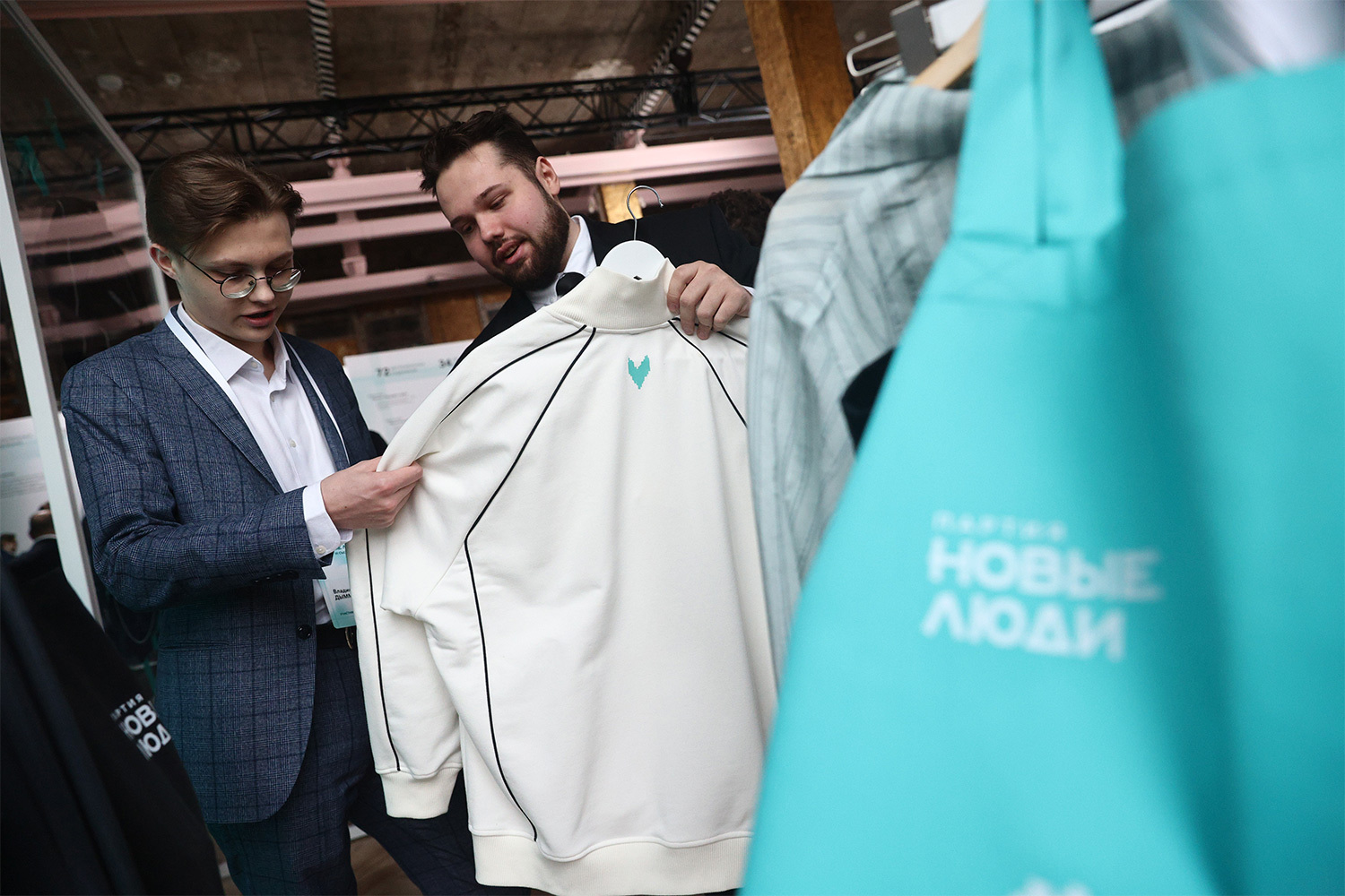 Мерч партии «Новые люди».