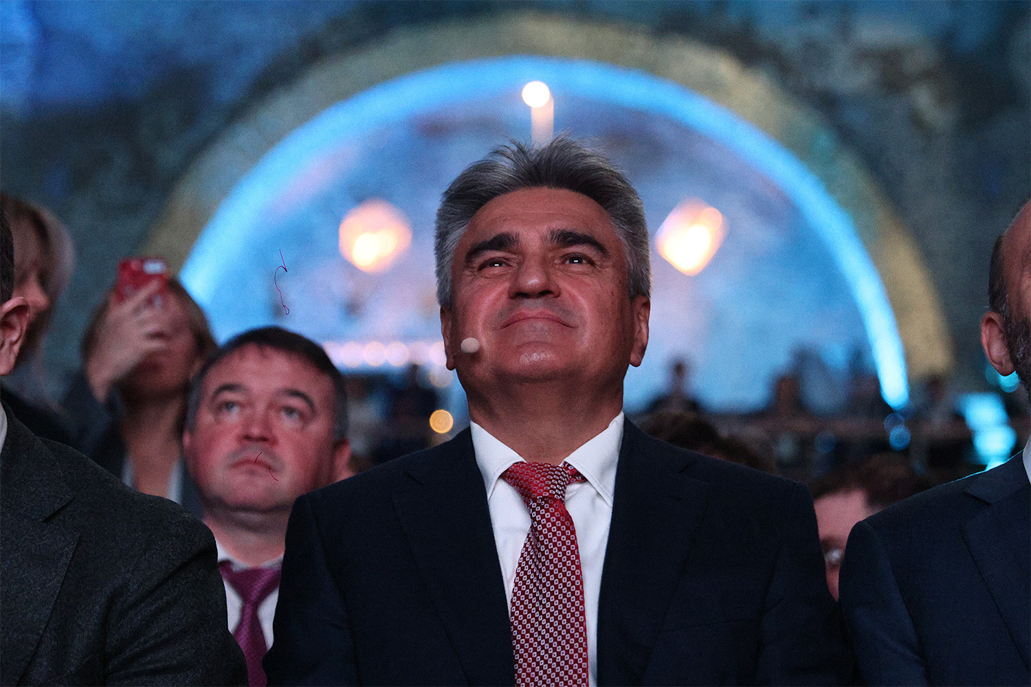 Председатель партии и руководитель фракции «Новые люди» в Госдуме России Алексей Нечаев (на фото) призывал сторонников «стремиться в будущее, а не в прошлое» и поблагодарил за то, что они выступали против тотального контроля за интернетом.