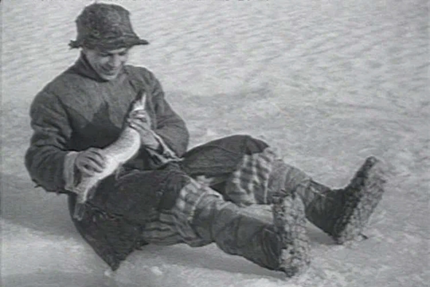 Первой самостоятельной работой Роу стала сказка «По щучьему веленью» (1938). Получить одобрение сценария было непросто: в основе лежала пьеса опальной Елизаветы Тараховской. Режиссер проявил изобретательность во время съемок: когда снег начал таять раньше времени, он ввел сцену, где Емеля просит щуку «обернуть лютую зиму красным летом», – и съемки были спасены. Фильм имел небывалый успех у зрителей, поразив их самоходной печкой, говорящей щукой и другими чудесами, воплощенными без анимации, а с помощью натуралистичных спецэффектов.