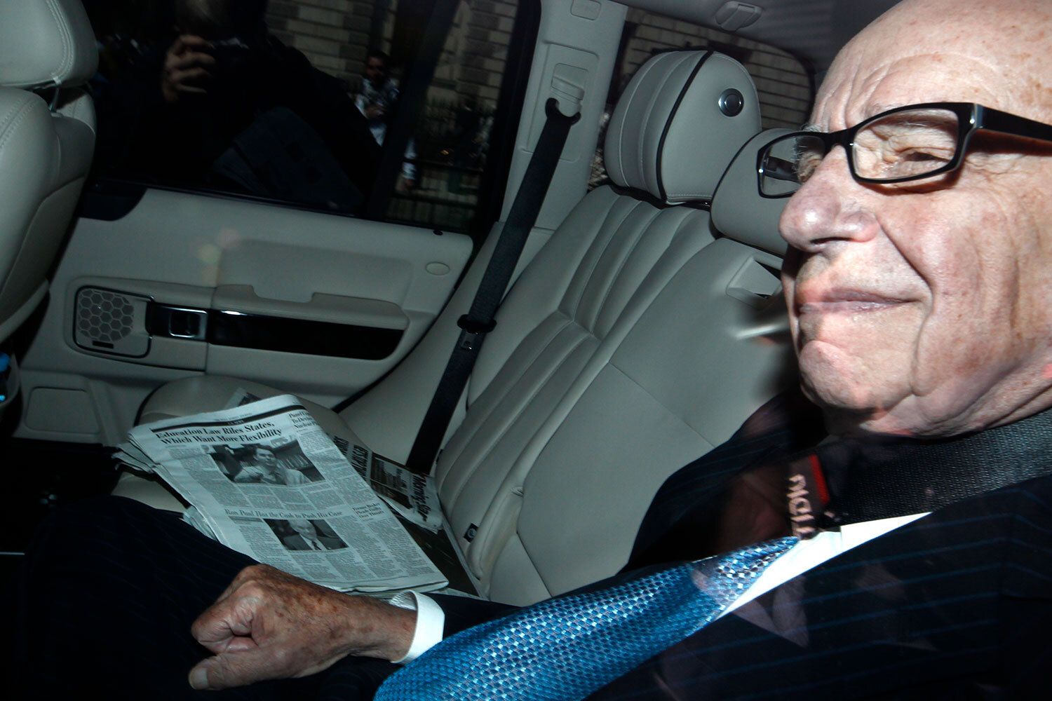 Наравне с таблоидами медиамагнат управлял респектабельными мировыми газетами. Канадский издатель Кеннета Томсона (Thomson Corporation) продал ему The Times еще в 1981 г. В 2007 г. Руперт Мердок примерно за $5 млрд купил медиахолдинг Dow Jones, который издает The Wall Street Journal. Из-за скандальной репутации покупателя редакция и экс-владельцы последней настояли на включении в контракт пунктов о сохранении независимости издания.