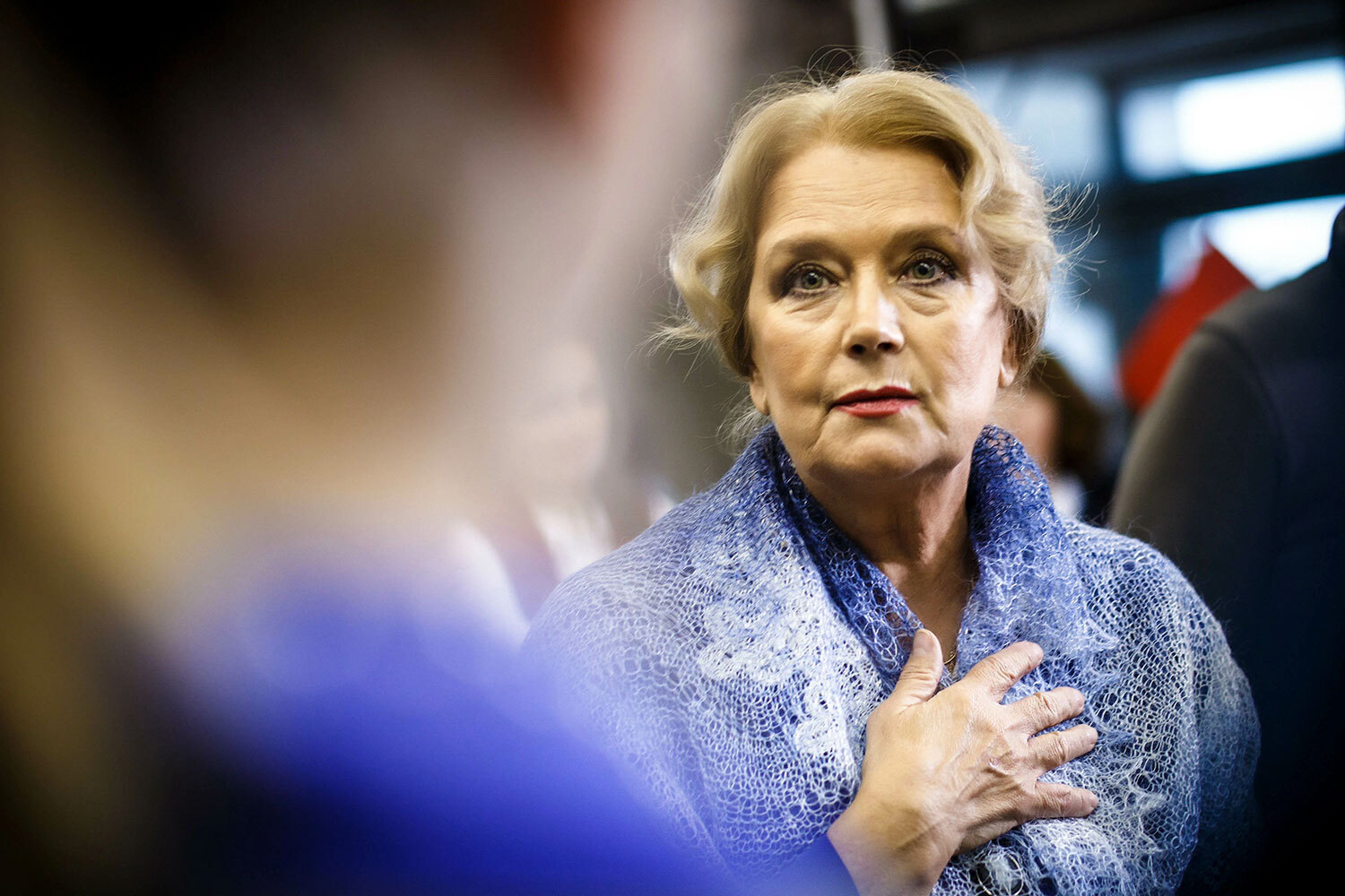 В 2019 г. Алферова сыграла учительницу литературы Наталью Ивановну в фильме «Последнее испытание», а в 2020-м снялась в сериале «Водоворот» в роли Беаты. Ее последняя работа в кино на данный момент – графиня Демидова в детективе Андрея Волгина «Красный шелк» (2025). «Через пробы я не проходила – предложила режиссеру посмотреть спектакль, в котором играю жену графа Толстого, чтобы понять, что ему нужно от моей героини, – рассказывала накануне премьеры «Аргументам и Фактам» актриса. – Единственная сложность была в том, что мне надо было говорить на французском… Мне пришлось заучивать трагический французский монолог». В общей сложности Алферова снялась более чем в 60 кинопроектах.