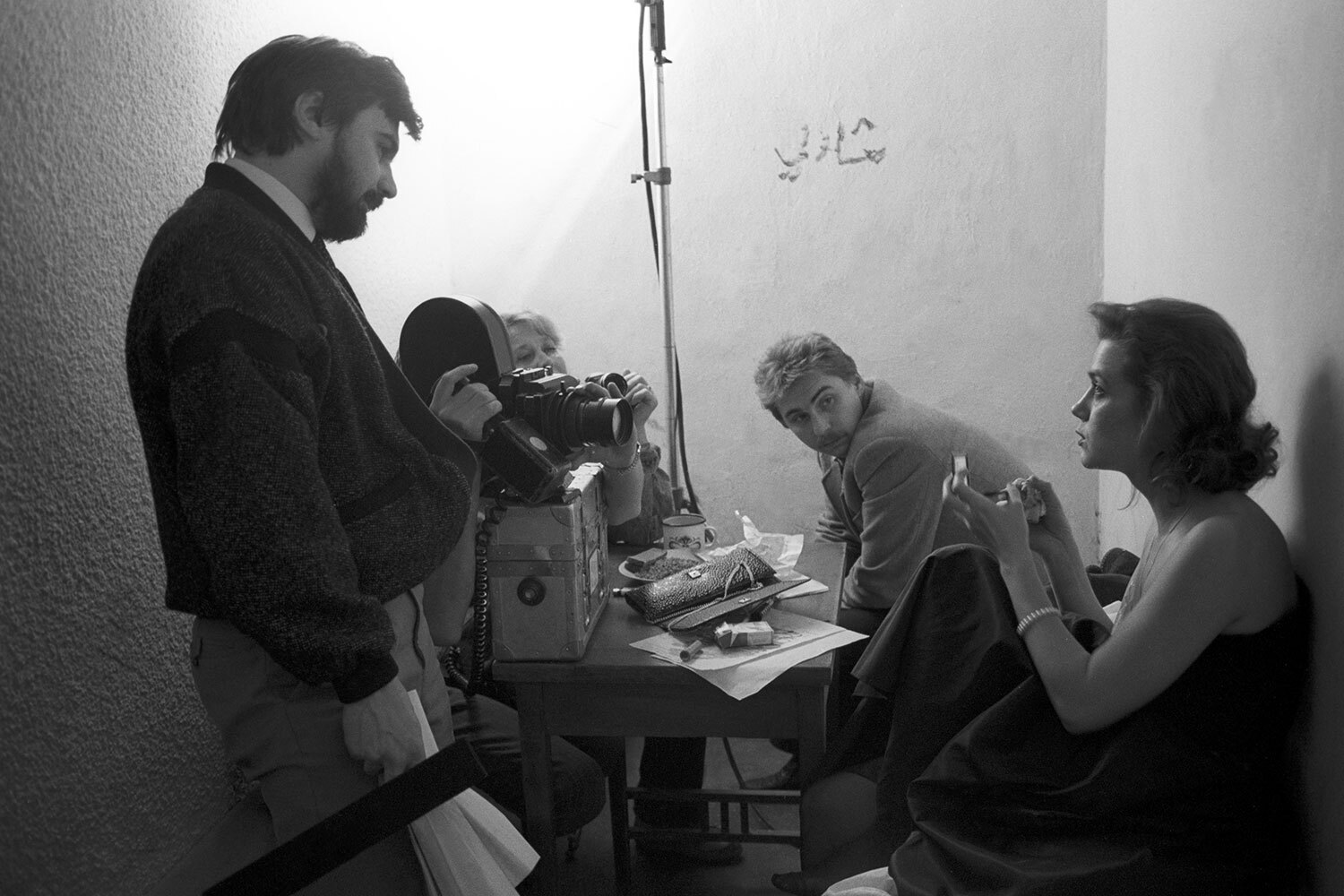 Первым мужем Ирины Алферовой стал болгарский дипломат Бойко Гюров, с которым она познакомилась еще в студенчестве. Свадьба прошла в посольстве Болгарии в 1973 г., вскоре актриса переехала в Софию. В мае 1974-го у пары родилась дочь Ксения, названная в честь матери Ирины Алферовой. «Я плакала каждый день в течение целого года. И как ни старалась принять ту жизнь, ничего не получалось. Начались съемки продолжения "Хождения по мукам", я уехала в Москву. И там отчетливо осознала, что только здесь, и больше нигде, я – дома. Вернувшись в Болгарию, сказала Бойко, что ухожу от него и возвращаюсь в Россию…» – вспоминала Алферова.