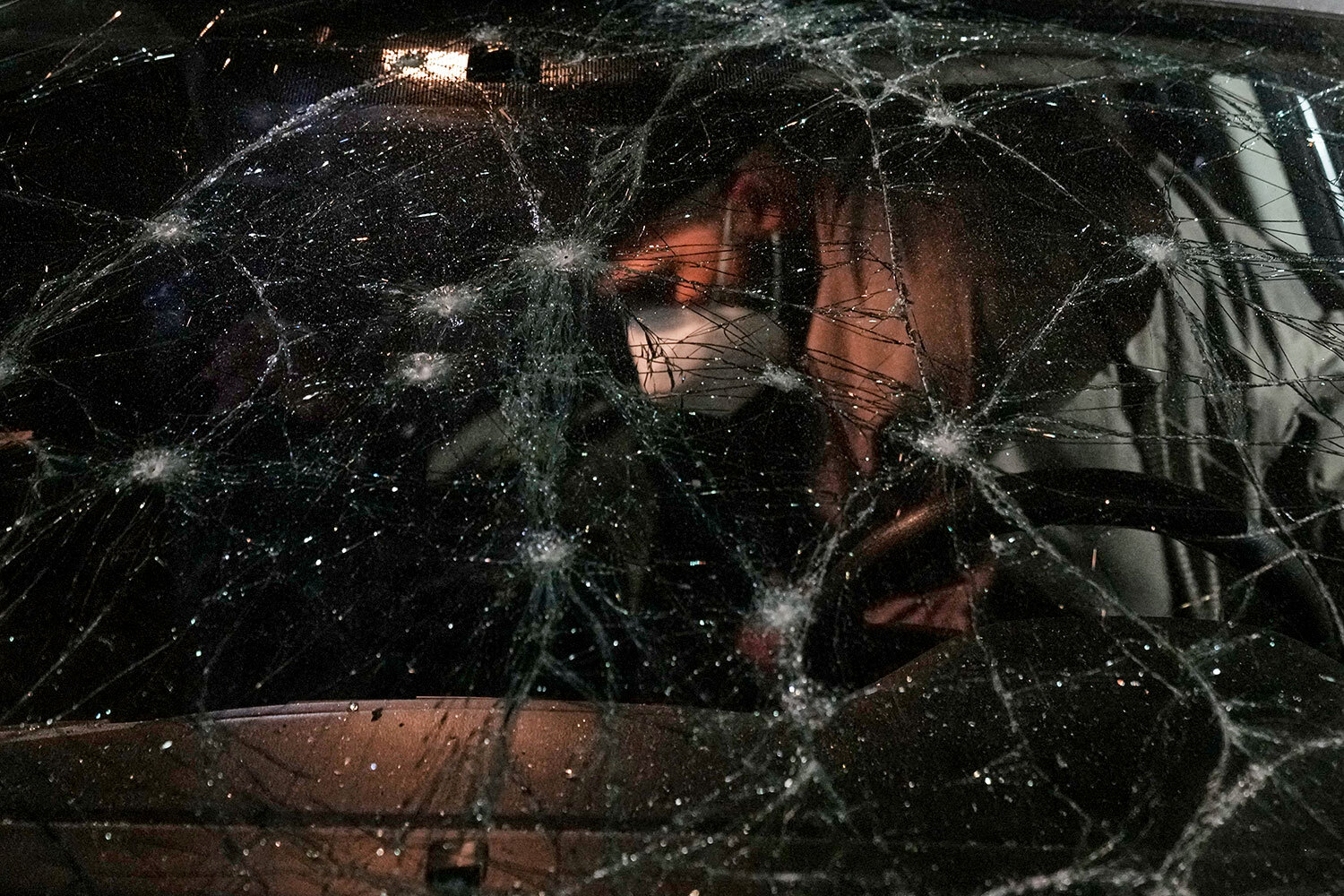 Целью атак в Ливане, как утверждает ЦАХАЛ, стали ракетные установки и другая «инфраструктура» военизированной группировки. По данным Reuters, члены «Хезболлы» готовятся к возможному полномасштабному вторжению Израиля на юг страны.