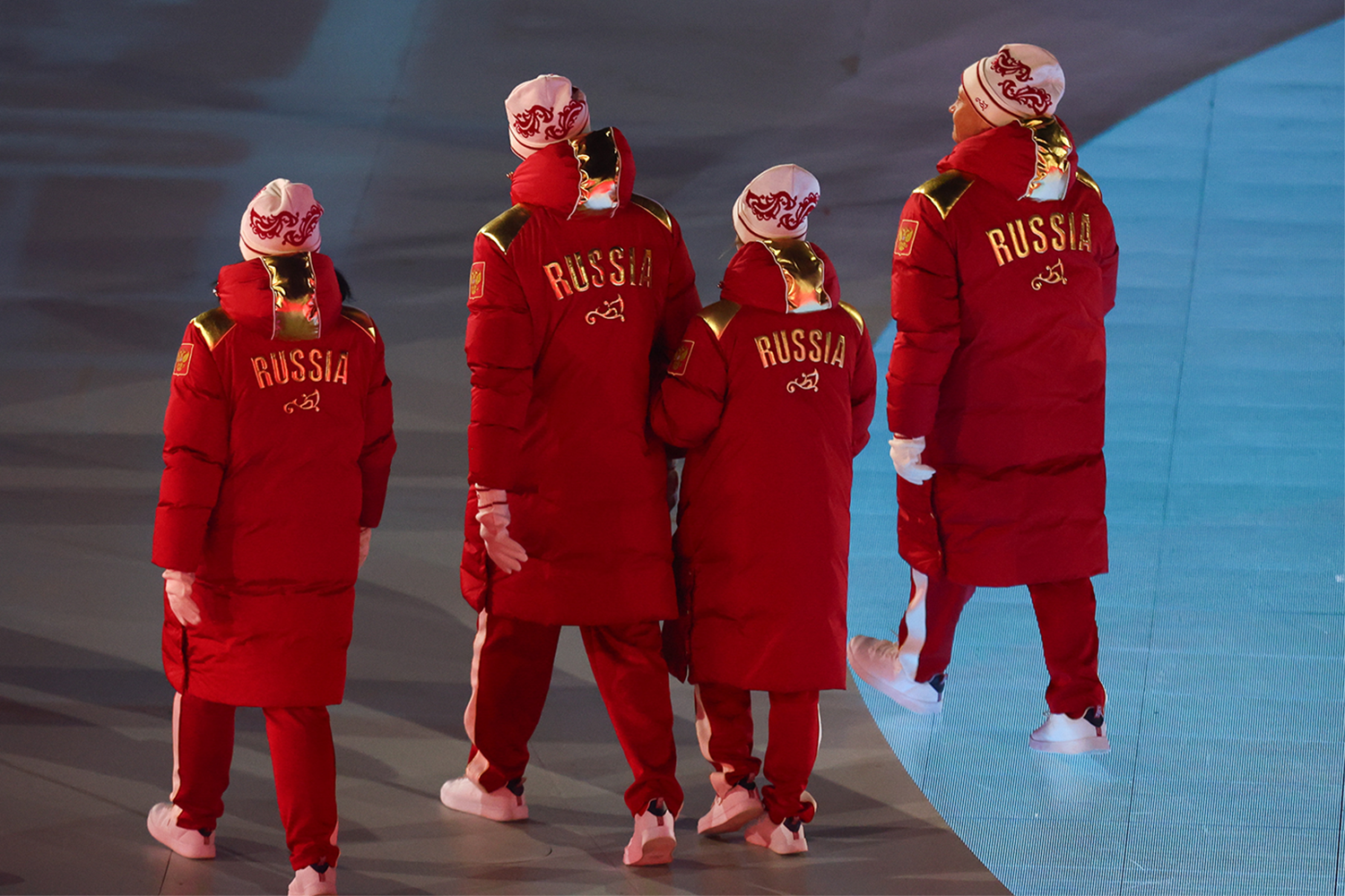 15 марта в Милане и Кортина-д’Ампеццо завершились Паралимпийские игры, на которых впервые за много лет россияне выступали под национальным флагом. Из-за затянувшейся процедуры согласований на состязания приехали всего шесть атлетов, но даже в ограниченном составе они смогли завоевать 12 наград, в том числе восемь золотых. По итогам Игр сборная России заняла третье место в общем медальном зачете, уступив лишь Китаю и США, но установив рекорд эффективности. Отечественная команда оказалась самой малочисленной в истории зимних Паралимпиад, сумевшей попасть в топ-3 лучших. О том, какие результаты показала наша сборная, – в галерее «Ведомостей».