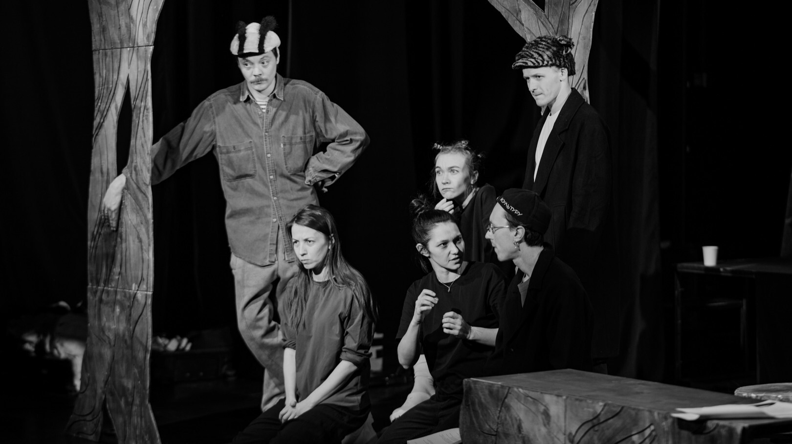 Кадр из х/ф «Картины дружеских связей»