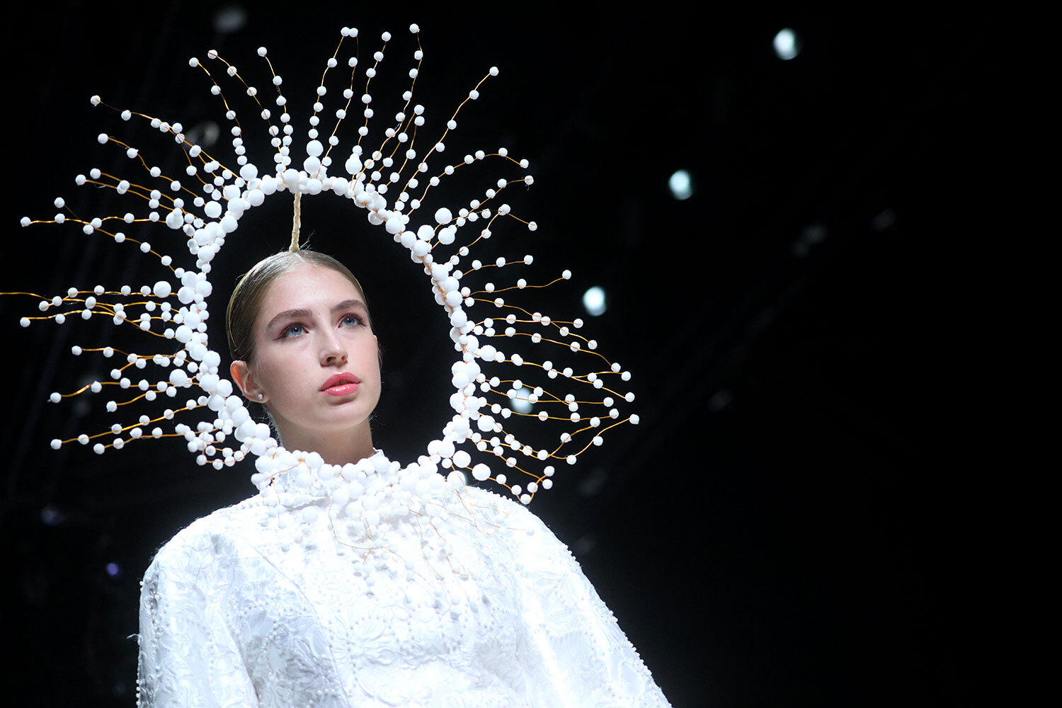 С 14 по 19 марта в&nbsp;Центральном выставочном зале «Манеж» проходит шестая Московская неделя моды. Больше всего внимания этой весной привлекло дефиле моделей в рабочей униформе – так называемый индустриальный показ. Что еще предлагают дизайнеры россиянкам – в галерее «Ведомостей».