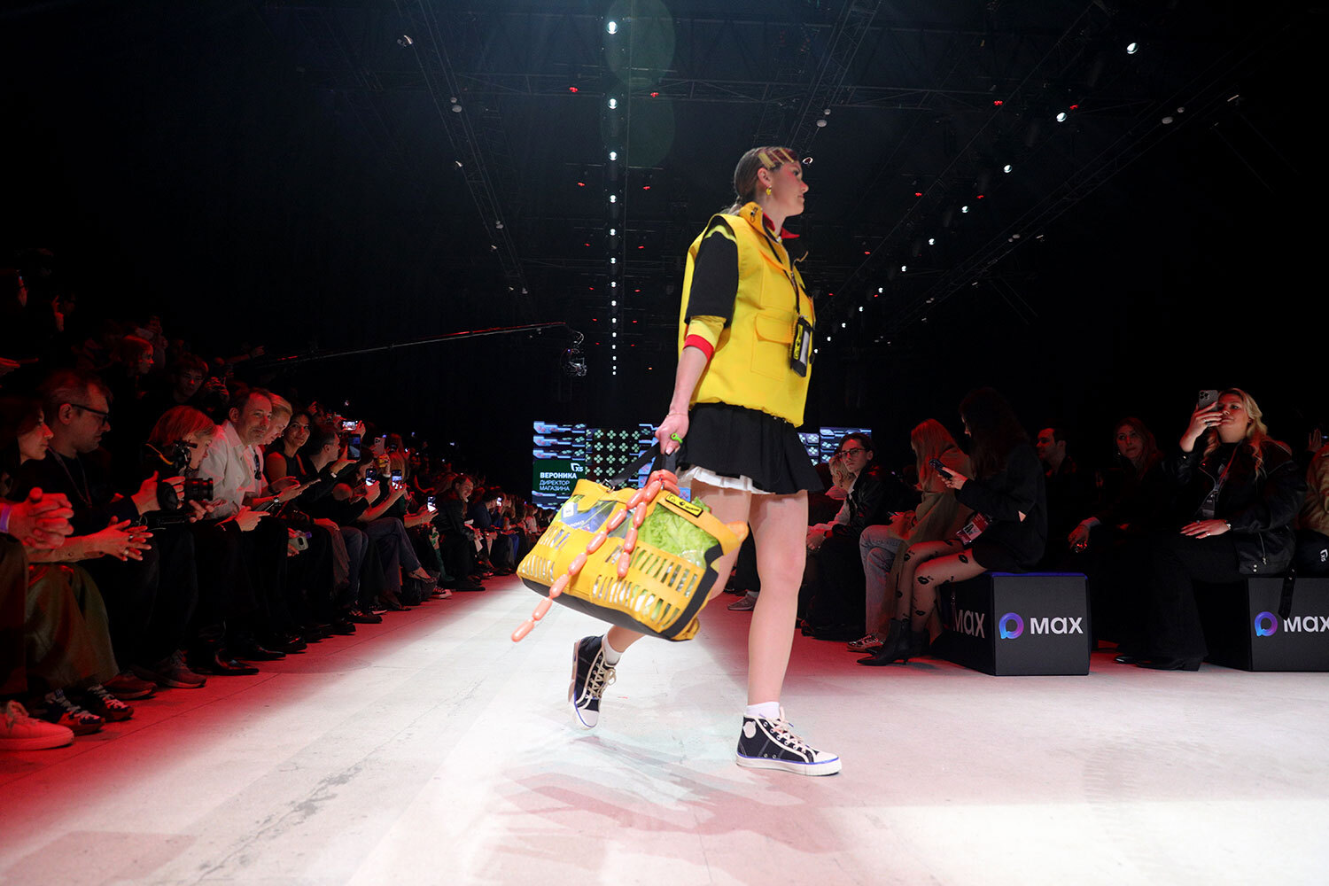 Вместе с молодежью показы подготовили известные российские марки Big Brooch, Solangel, 404 Not Found и Masterpeace.